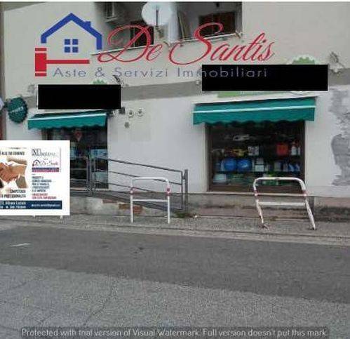 negozio in vendita a Colleferro in zona Colleferro Scalo