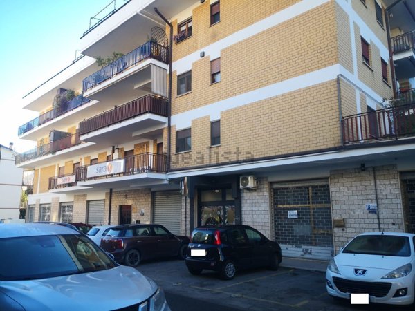 locale commerciale in vendita a Colleferro