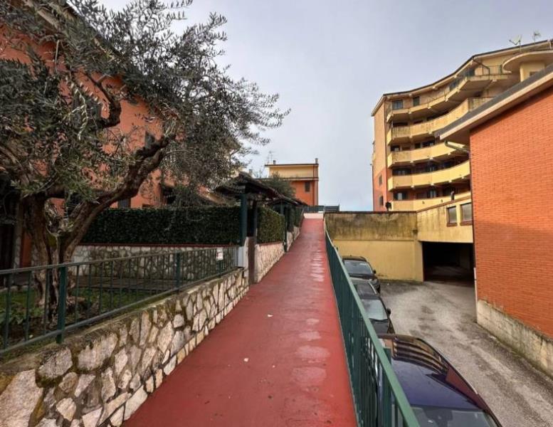 casa indipendente in vendita a Colleferro
