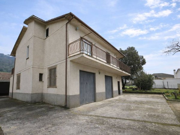 casa indipendente in vendita a Colleferro