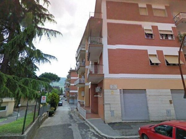 locale commerciale in vendita a Colleferro