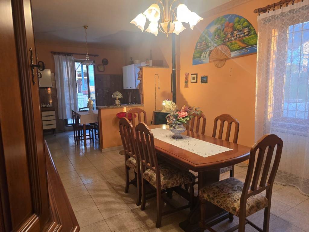 casa indipendente in vendita a Colleferro