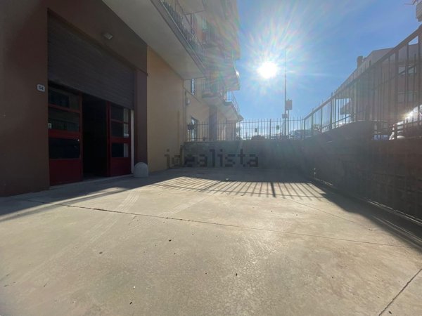 locale commerciale in vendita a Colleferro