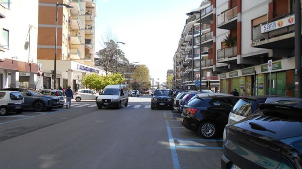 locale commerciale in vendita a Colleferro