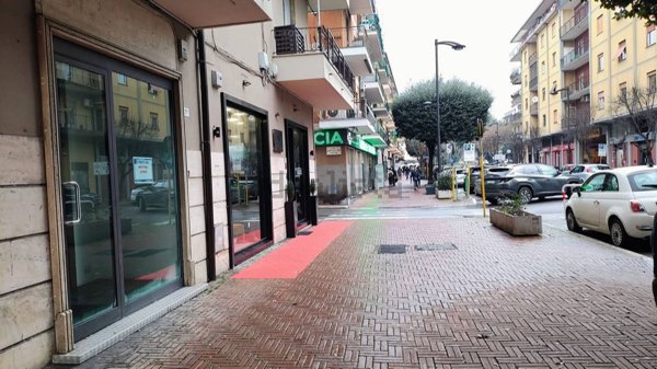 locale commerciale in vendita a Colleferro