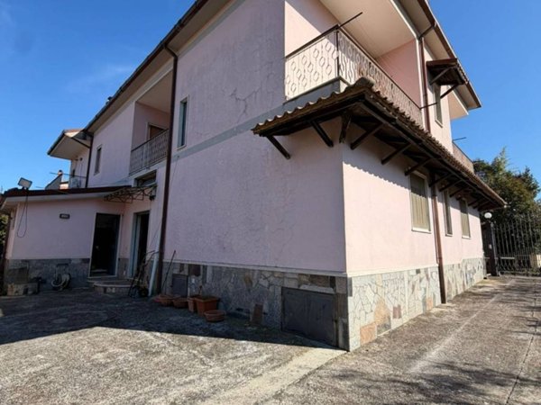 casa indipendente in vendita a Colleferro