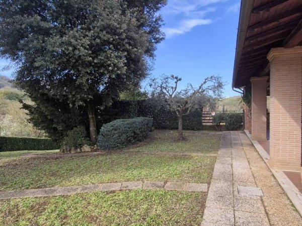 casa indipendente in vendita a Colleferro