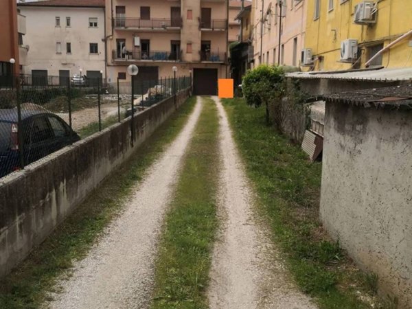 locale di sgombero in vendita a Colleferro