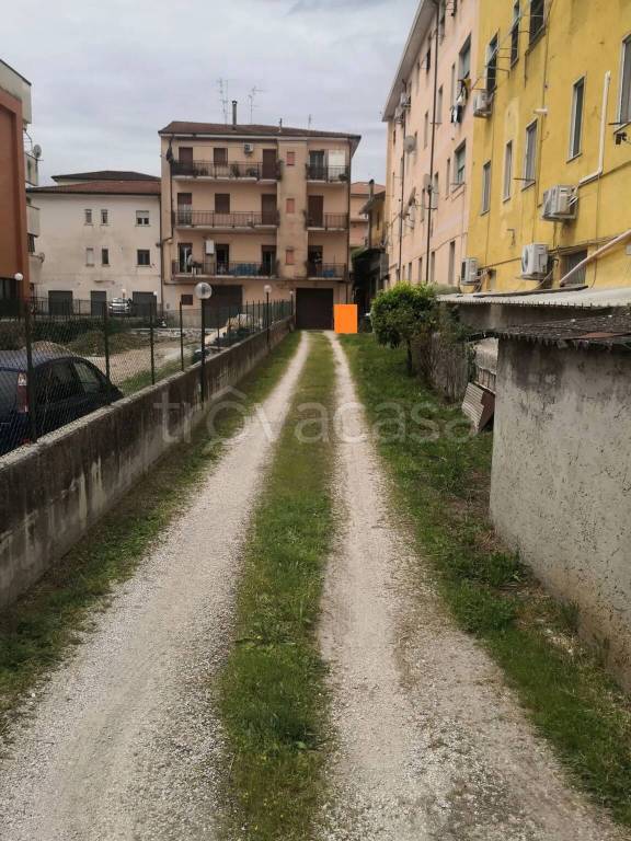 locale di sgombero in vendita a Colleferro