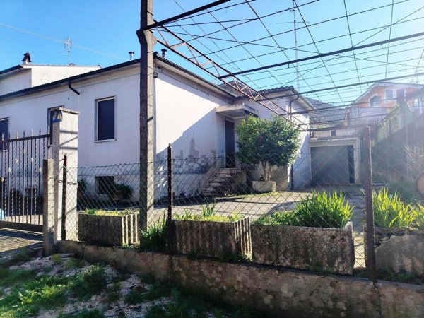 casa indipendente in vendita a Colleferro