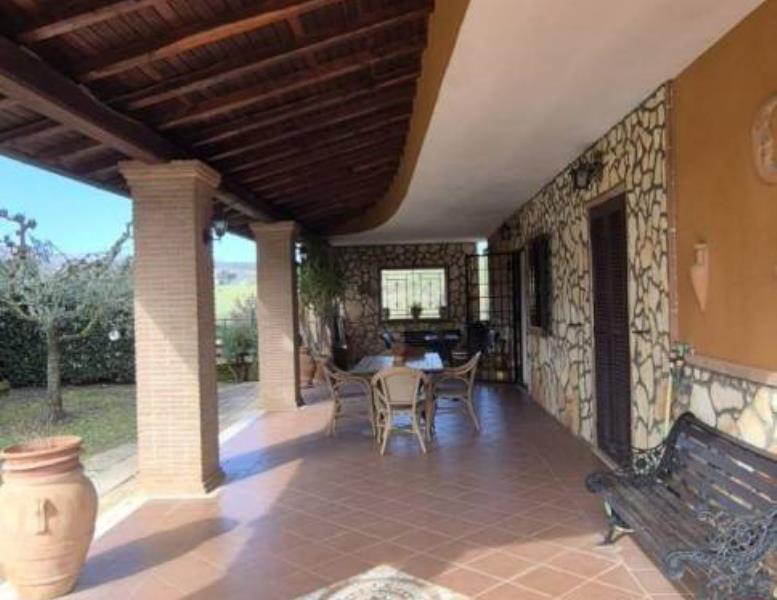 casa indipendente in vendita a Colleferro