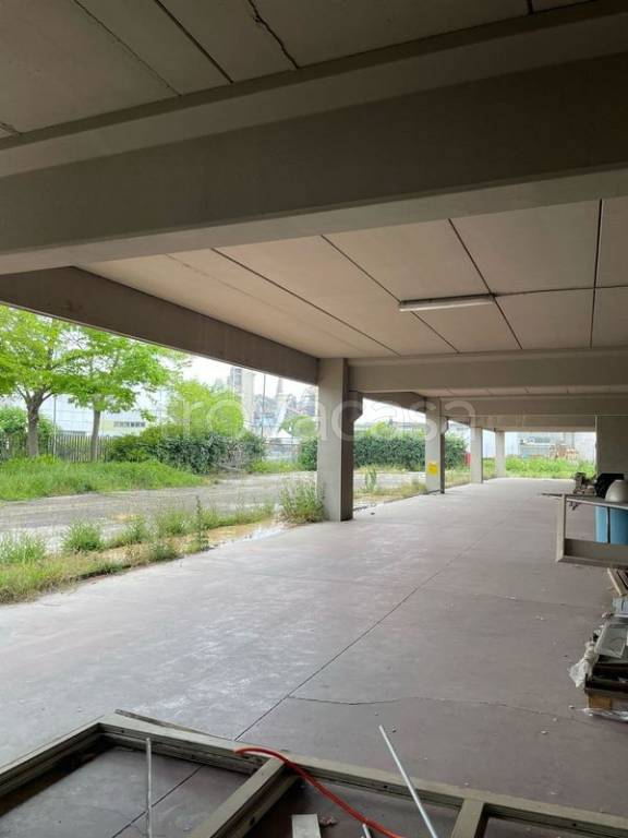 capannone in vendita a Colleferro in zona Colleferro Scalo