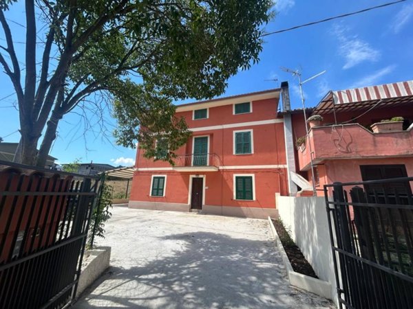 casa indipendente in vendita a Colleferro