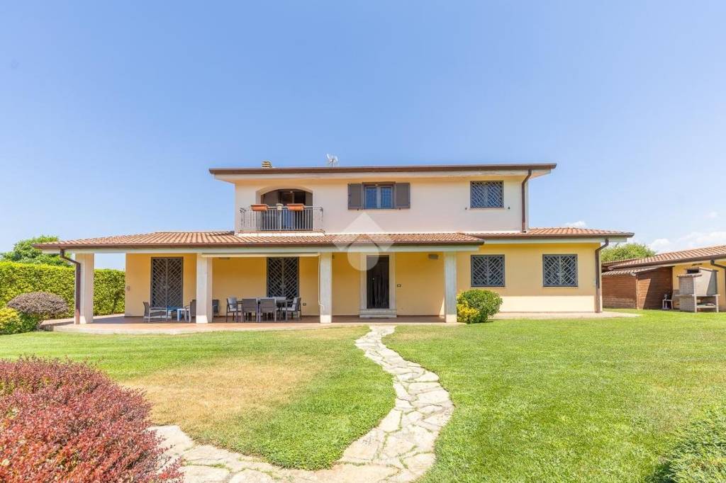casa indipendente in vendita a Colleferro