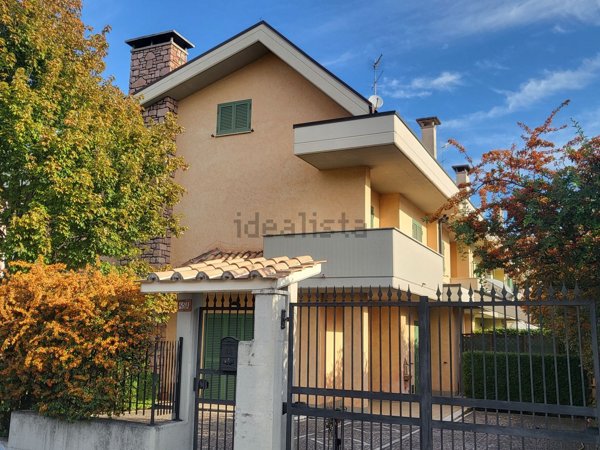 casa indipendente in vendita a Colleferro