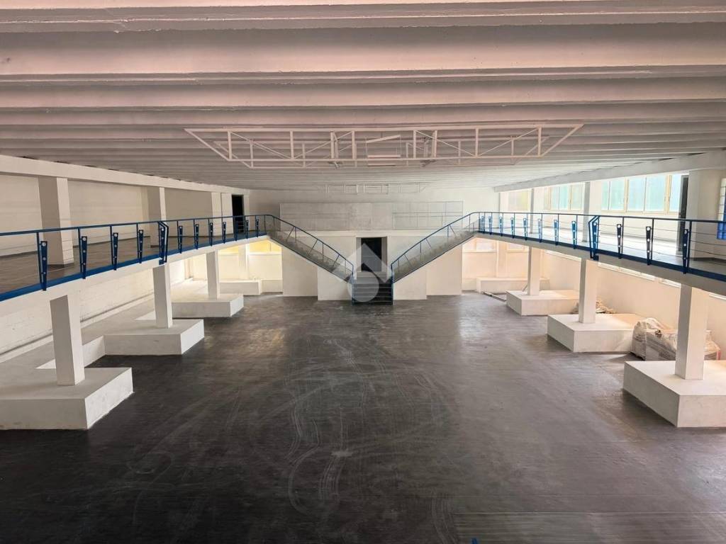 locale commerciale in vendita a Colleferro
