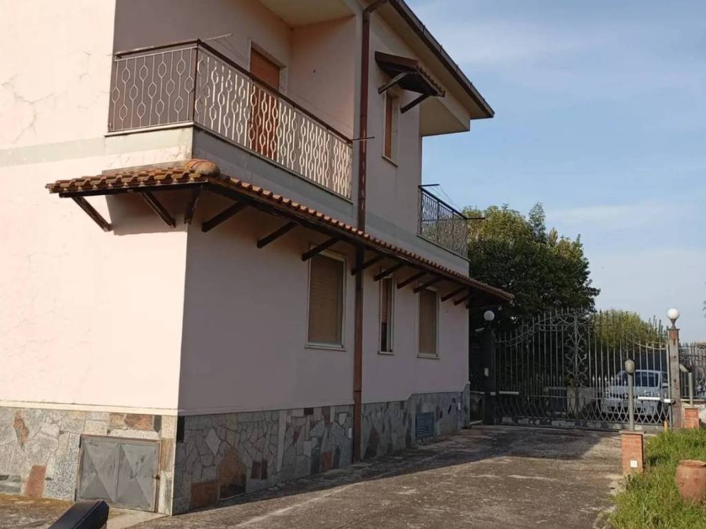 casa indipendente in vendita a Colleferro