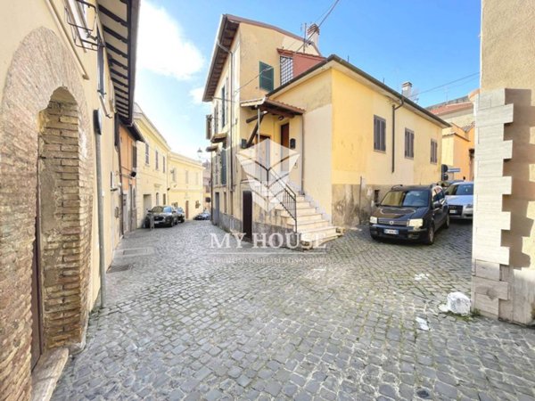 appartamento in vendita a Colonna