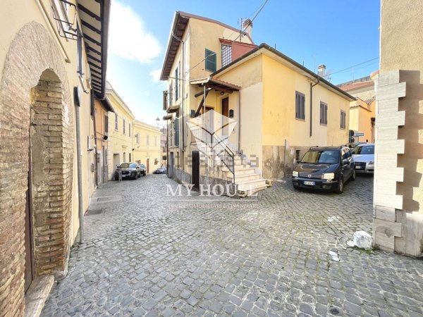appartamento in vendita a Colonna