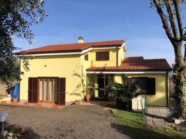 casa indipendente in vendita a Colonna