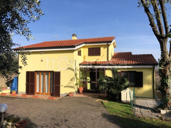 casa indipendente in vendita a Colonna