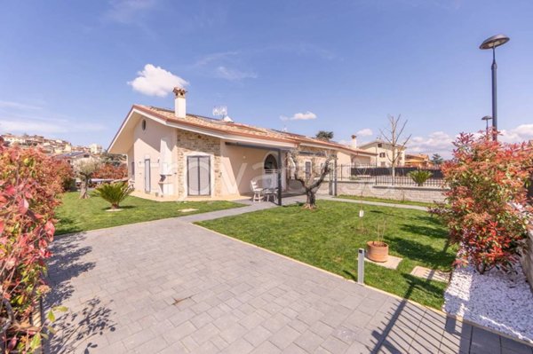 casa indipendente in vendita a Colonna
