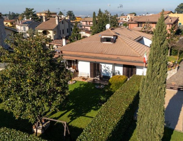 casa indipendente in vendita a Colonna