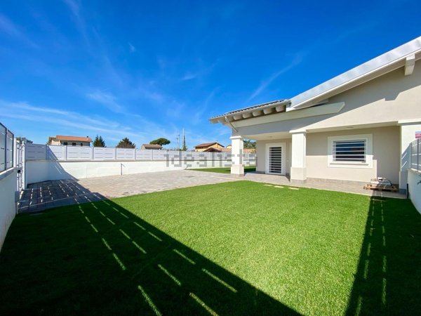 casa indipendente in vendita a Colonna