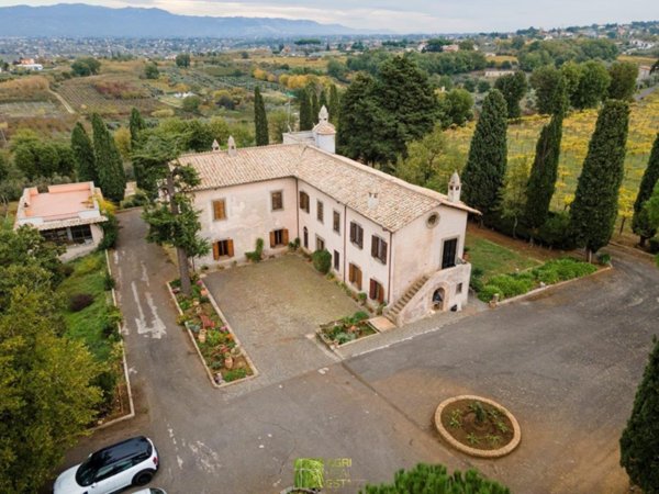 casale in vendita a Colonna
