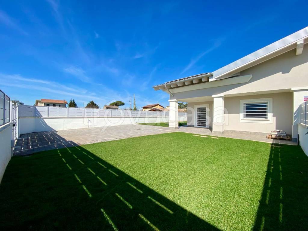 casa indipendente in vendita a Colonna