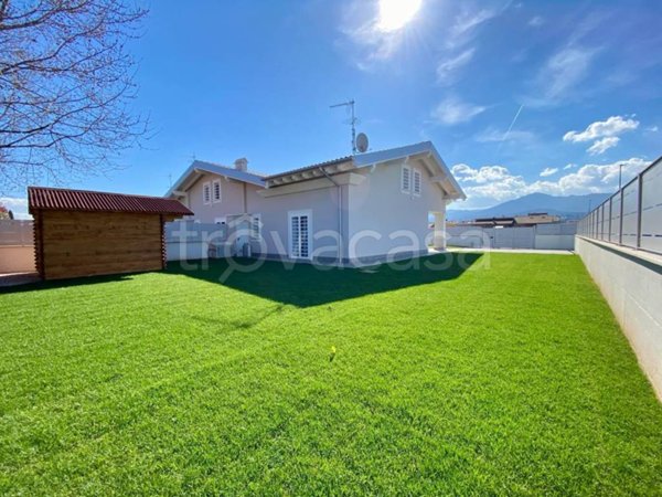 casa indipendente in vendita a Colonna