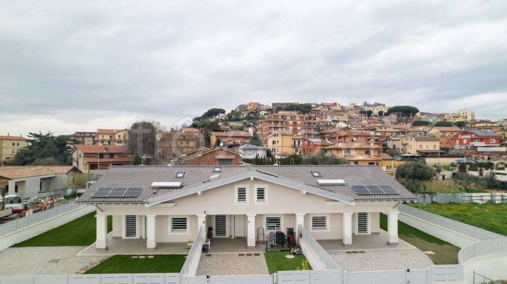 casa indipendente in vendita a Colonna