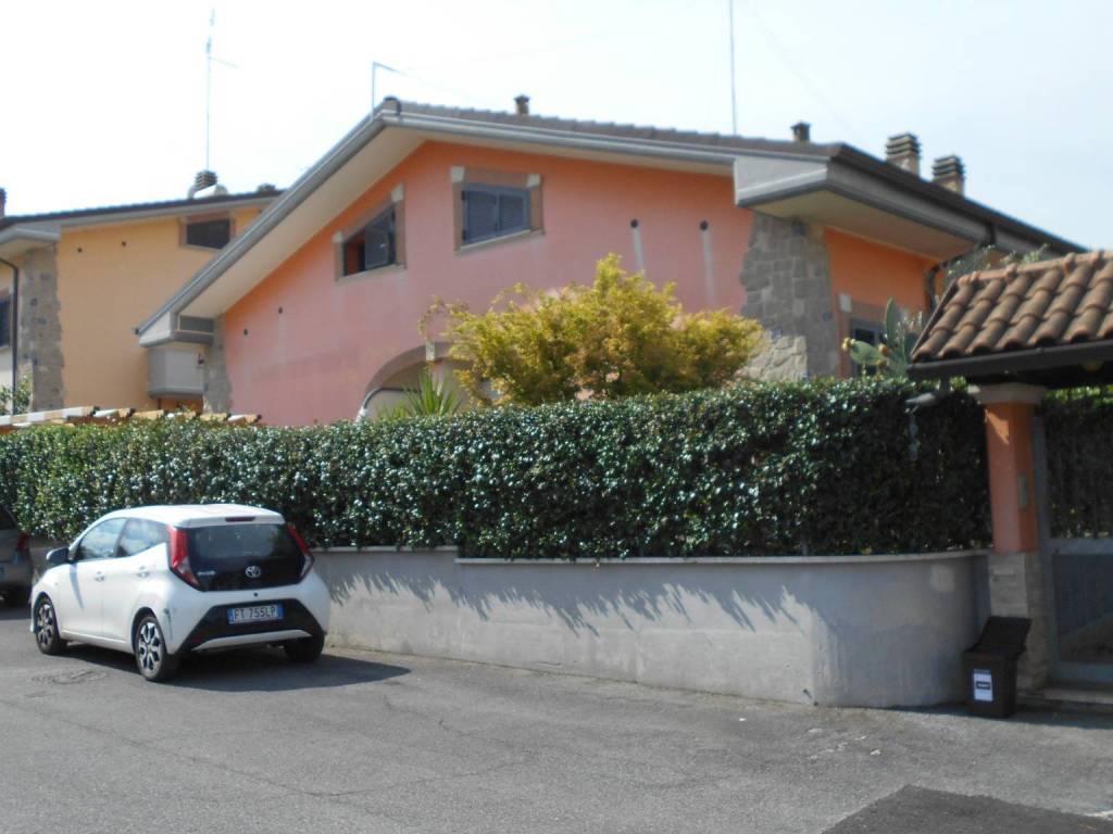 casa indipendente in vendita a Colonna