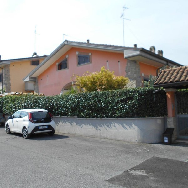 casa indipendente in vendita a Colonna