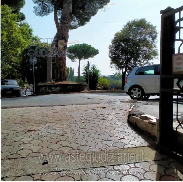 locale commerciale in vendita a Colonna