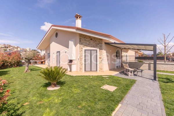 casa indipendente in vendita a Colonna