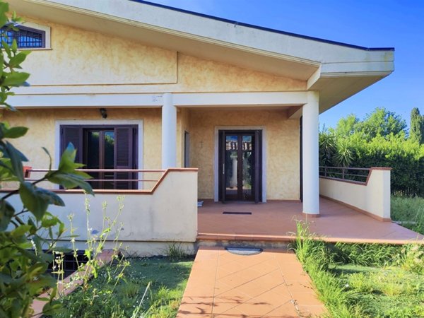 casa indipendente in vendita a Colonna