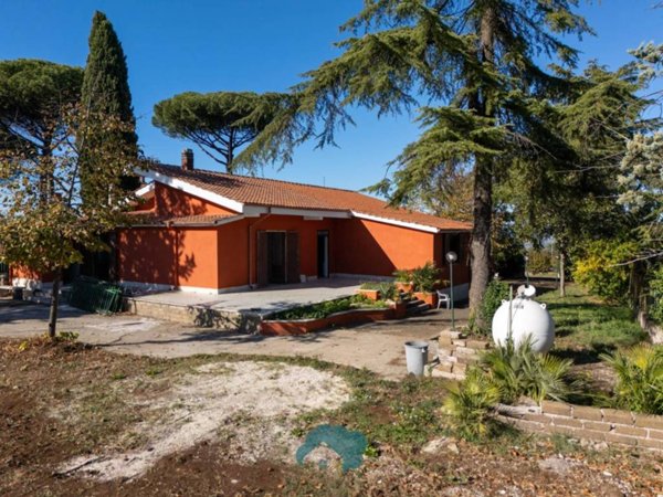 casa indipendente in vendita a Colonna