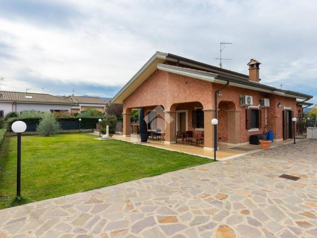 appartamento in vendita a Colonna