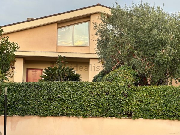 casa indipendente in vendita a Colonna