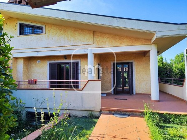 casa indipendente in vendita a Colonna