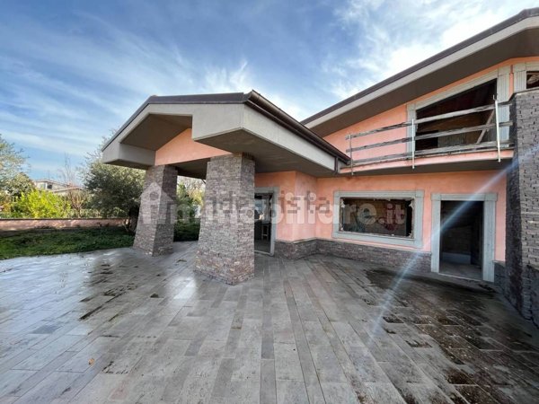 casa indipendente in vendita a Colonna