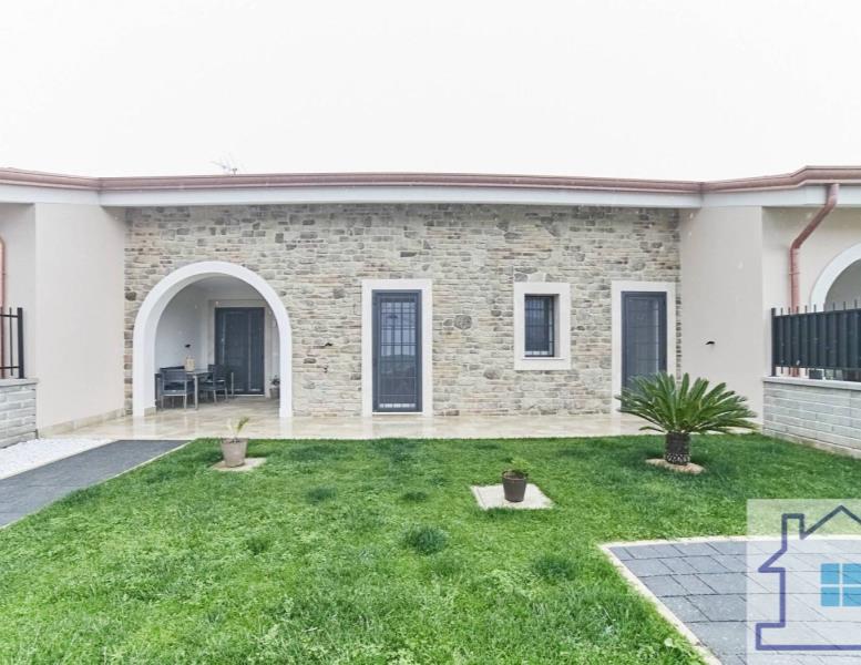 casa indipendente in vendita a Colonna