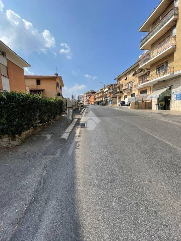 locale di sgombero in vendita a Colonna