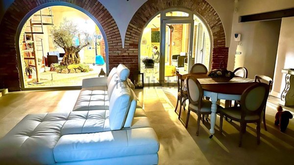 casa indipendente in vendita a Colonna