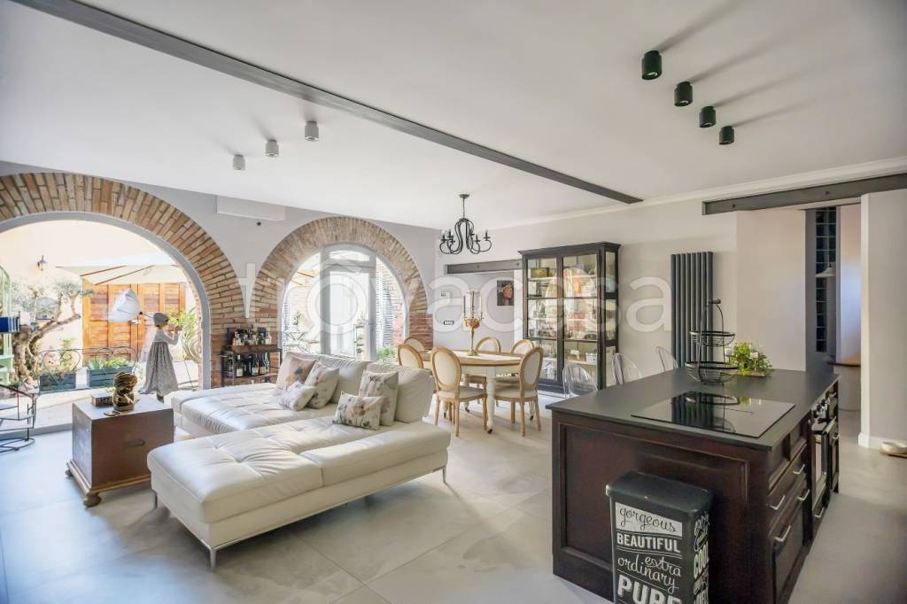 appartamento in vendita a Colonna