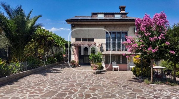 casa indipendente in vendita a Colonna