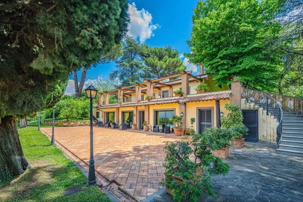 casa indipendente in vendita a Colonna