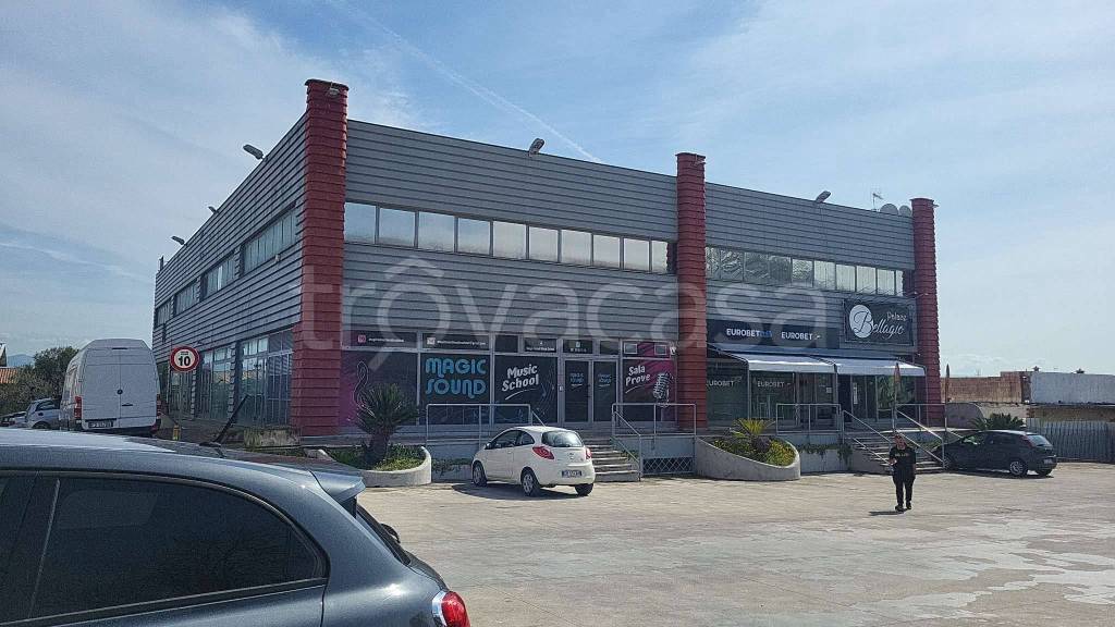 locale commerciale in vendita a Fiano Romano