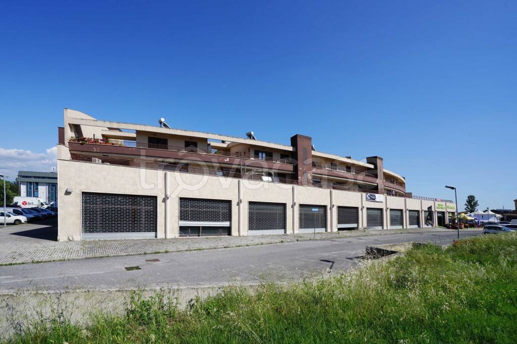 locale commerciale in vendita a Fiano Romano
